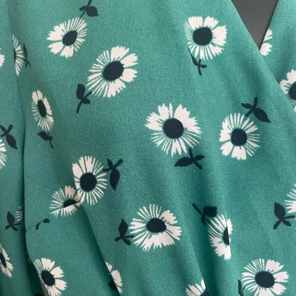 Halogen Wrap Top - Picture 2 of 2